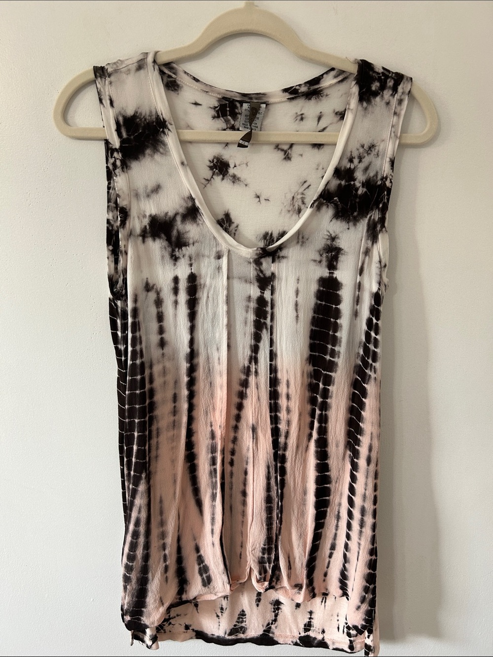 XCVI Tank XS Blush Tie-Dye V-Neck High Low Hemline Bohemian Drapey Soft Casual